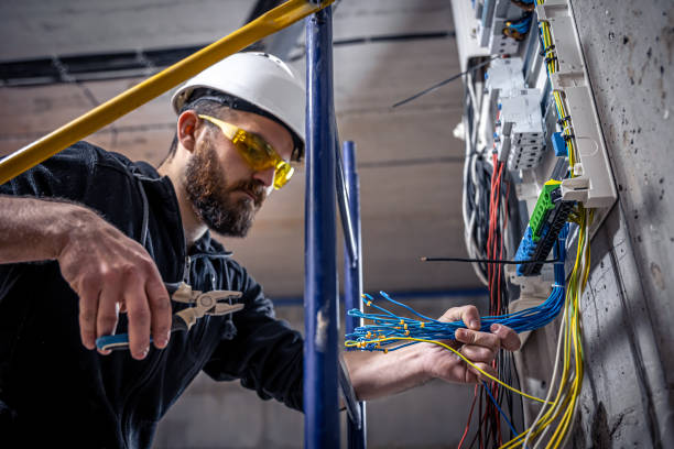 Best Commercial Electrician Services  in Geneva, FL
